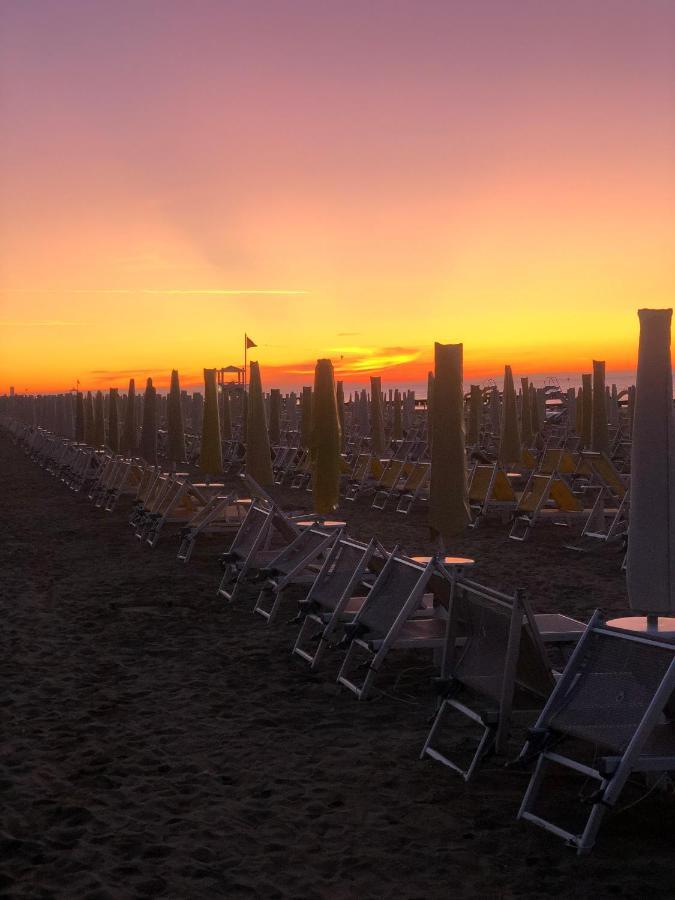 Hotel Savoia Lido di Jesolo Exterior foto