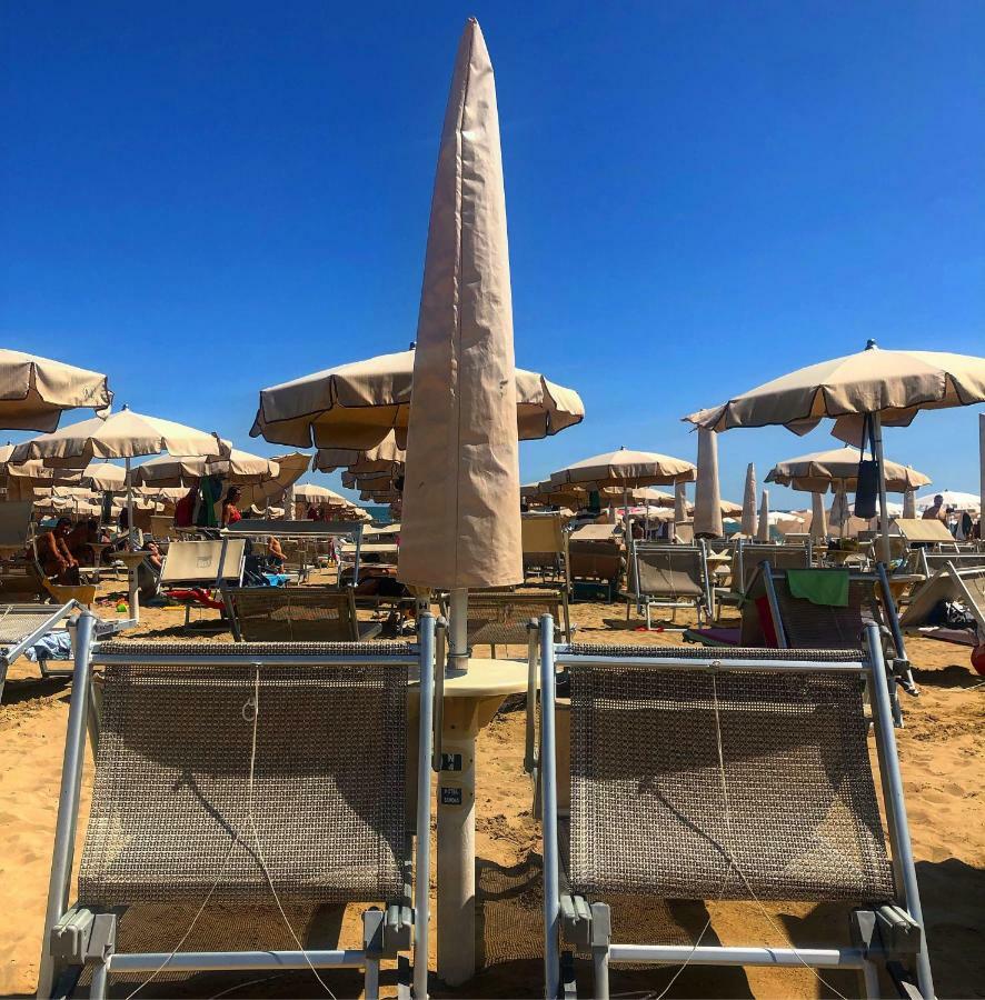 Hotel Savoia Lido di Jesolo Exterior foto